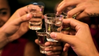 Say rượu có thể gây ra các vấn đề về não
